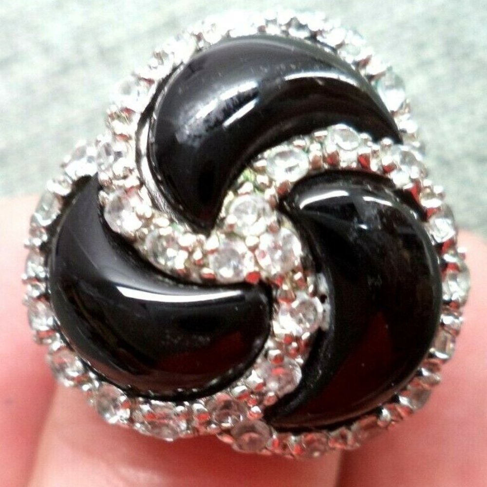 size 5 spiral black rhinestone silver tone ring